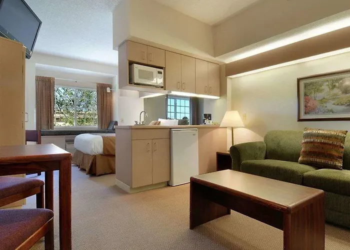 Hotel Microtel & By Wyndham Msp Airport 2*