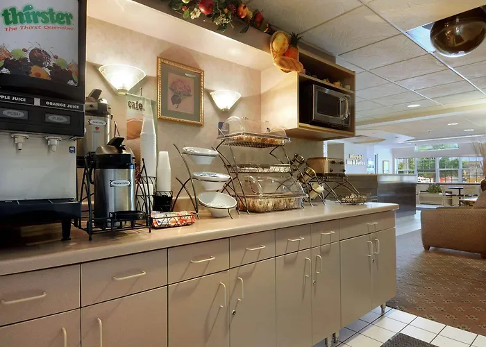 Microtel & By Wyndham Msp Airport Hotel 2*