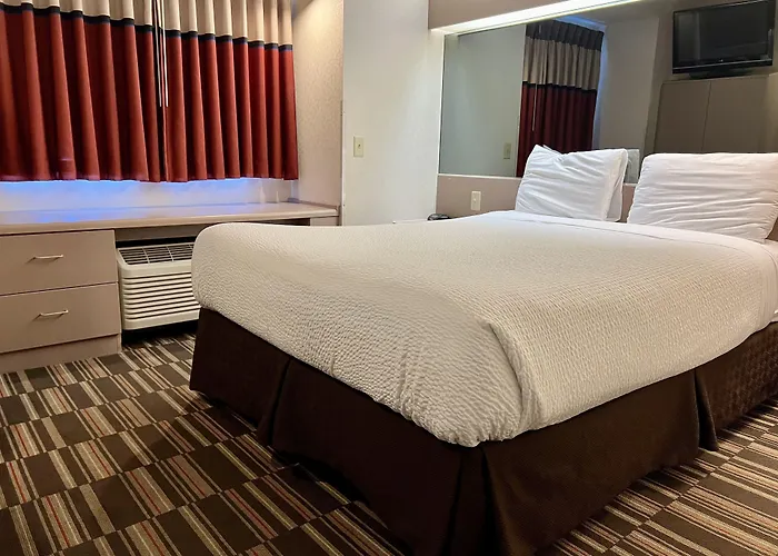 Hotel Microtel & By Wyndham Msp Airport