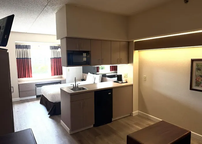 Microtel & By Wyndham Msp Airport 2*